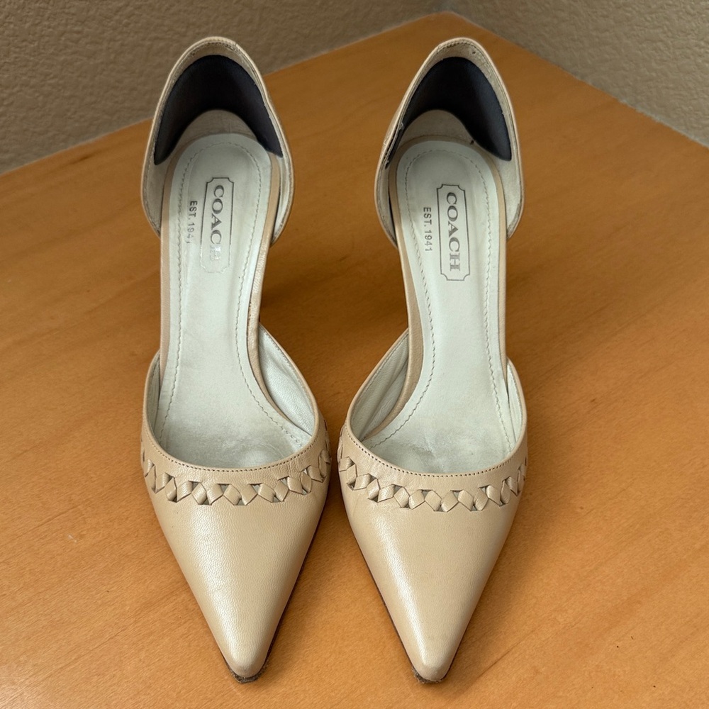 Coach *READ DESCRIPTION* Women's Nude Pointed Heels